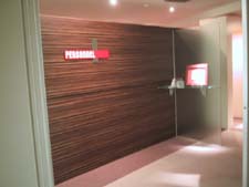 �p�[�\�l���I�t�B�X��t�B���ɂ���d�b���グ��Ǝ�t�S���̂��o���񂪏o�}����B